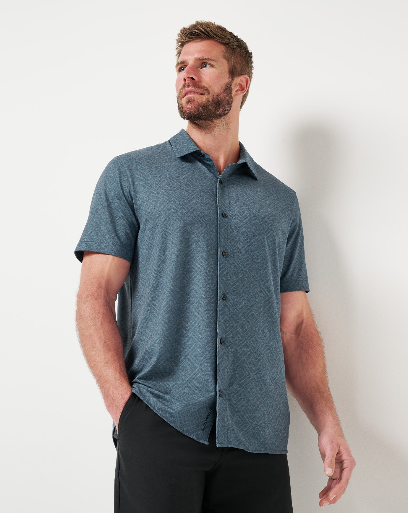 Men Knit Featherweight Night Button-Up