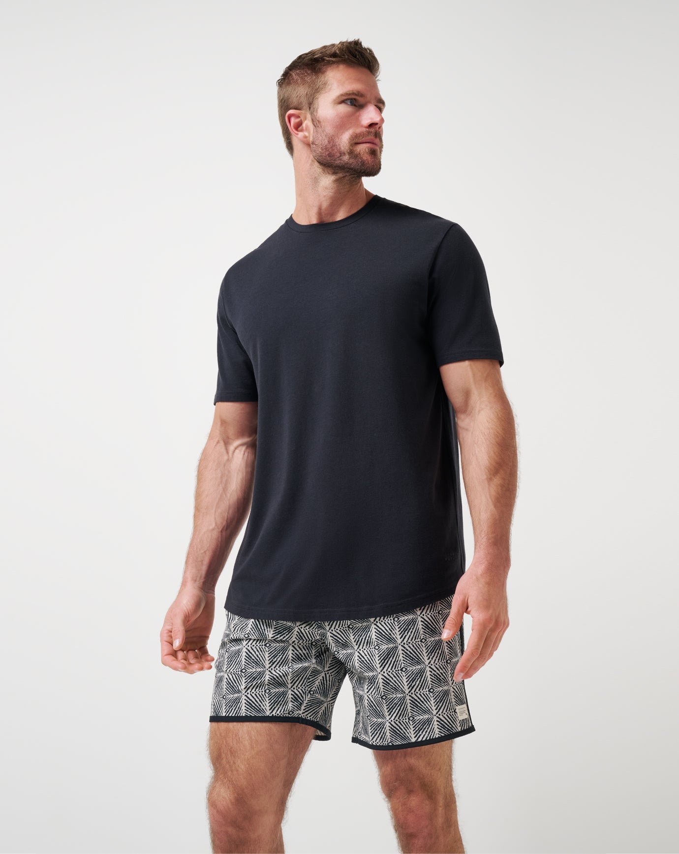 Men Sandswept Short 8In