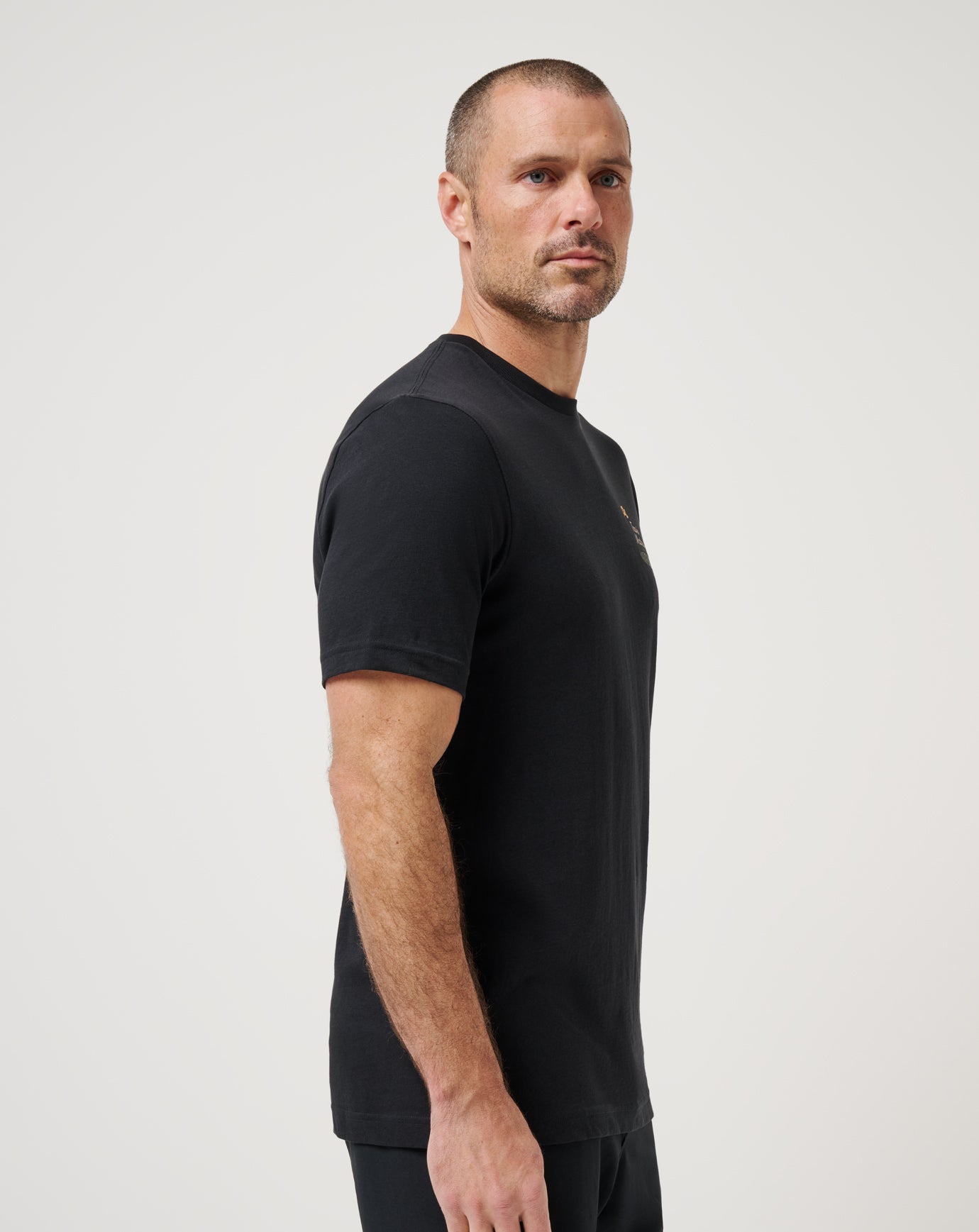 Men TM Beach Club Tee