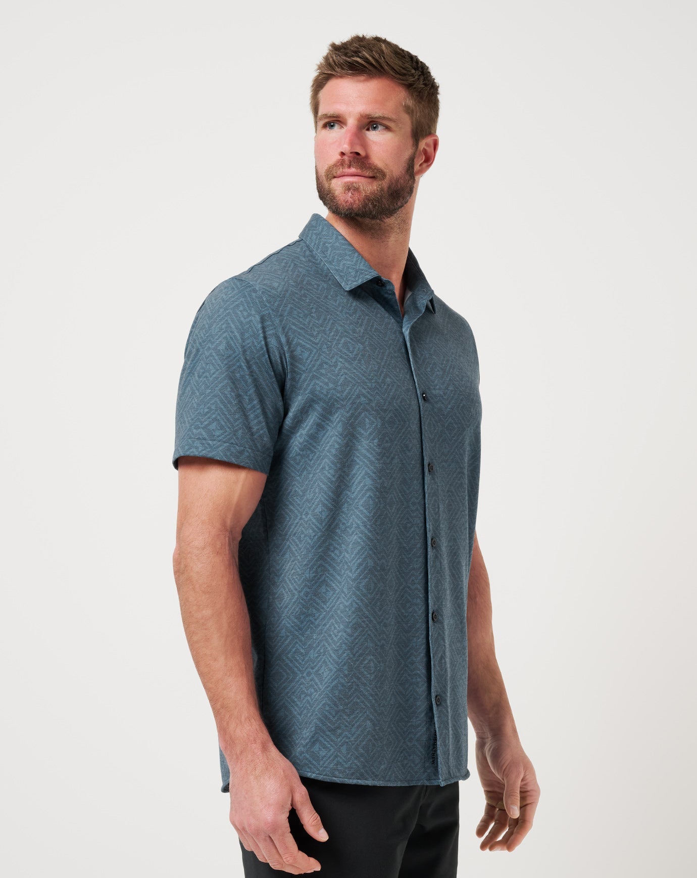 Men Knit Featherweight Night Button-Up