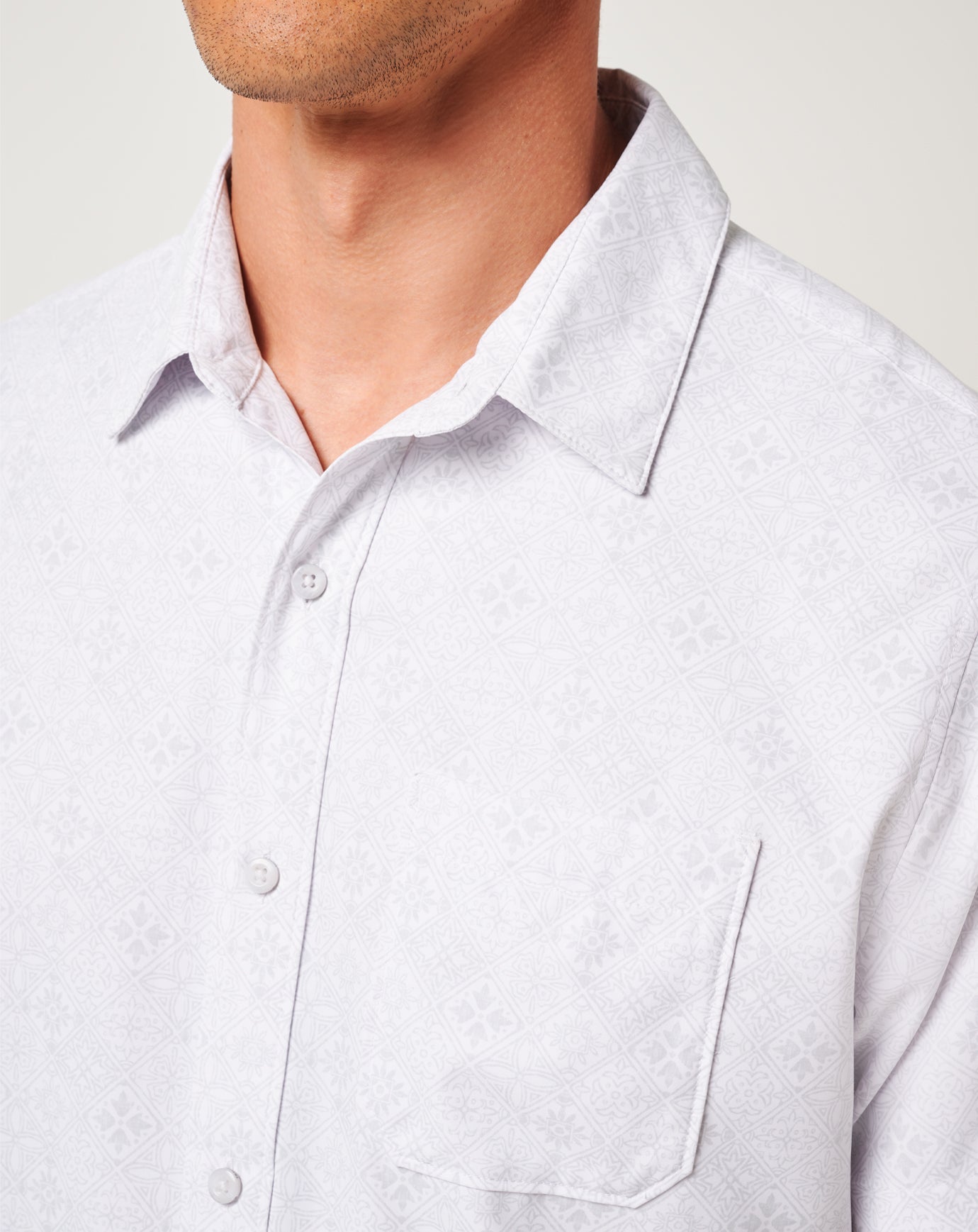 Men Techwoven Acropolis Button-Up