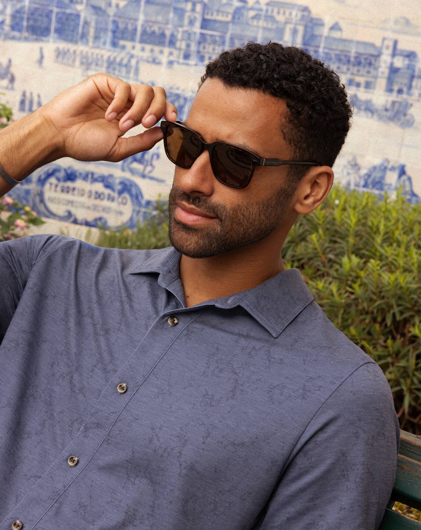 Men Knit Featherweight Tides Button-Up