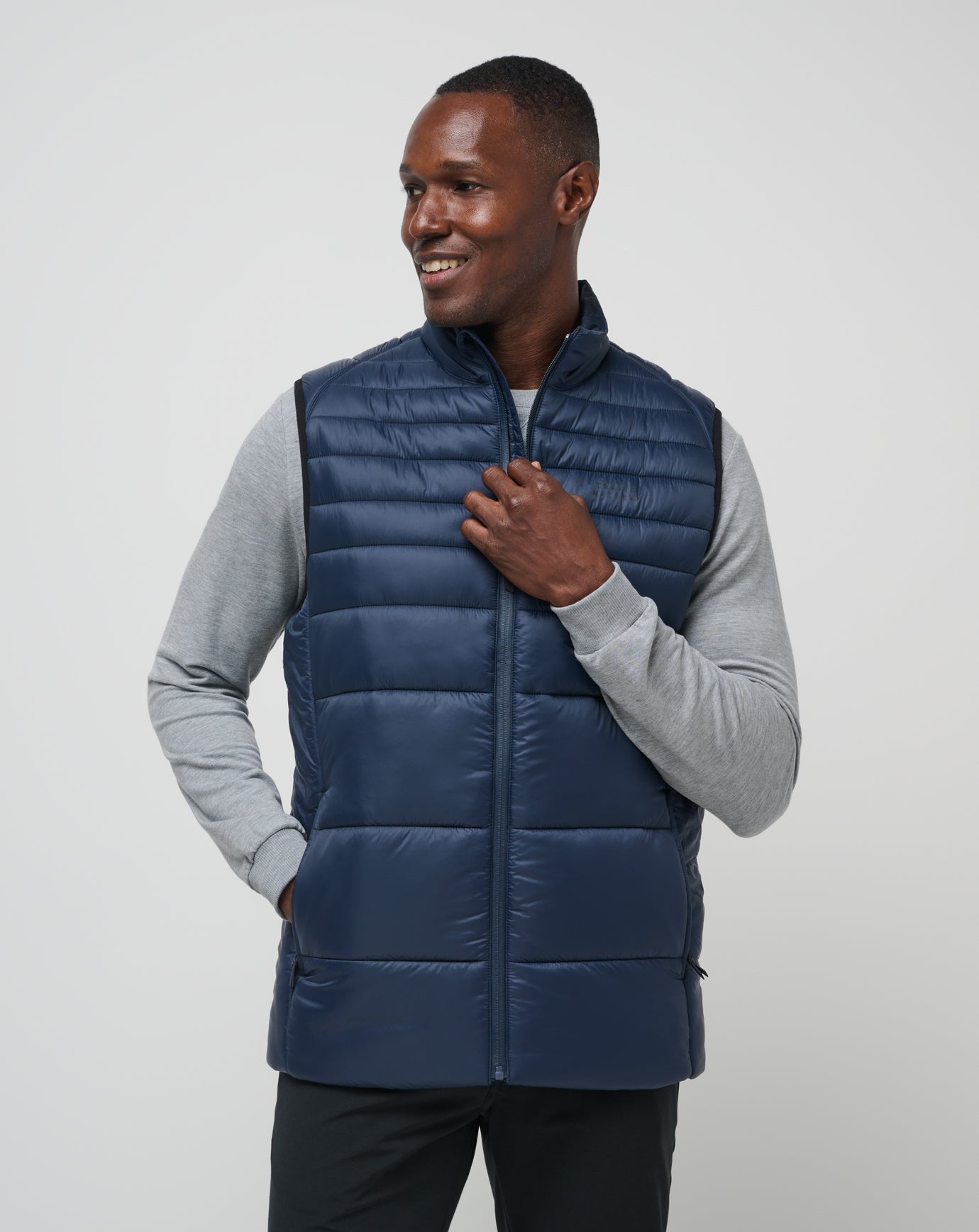 Men Aves Tech Puffer Vest