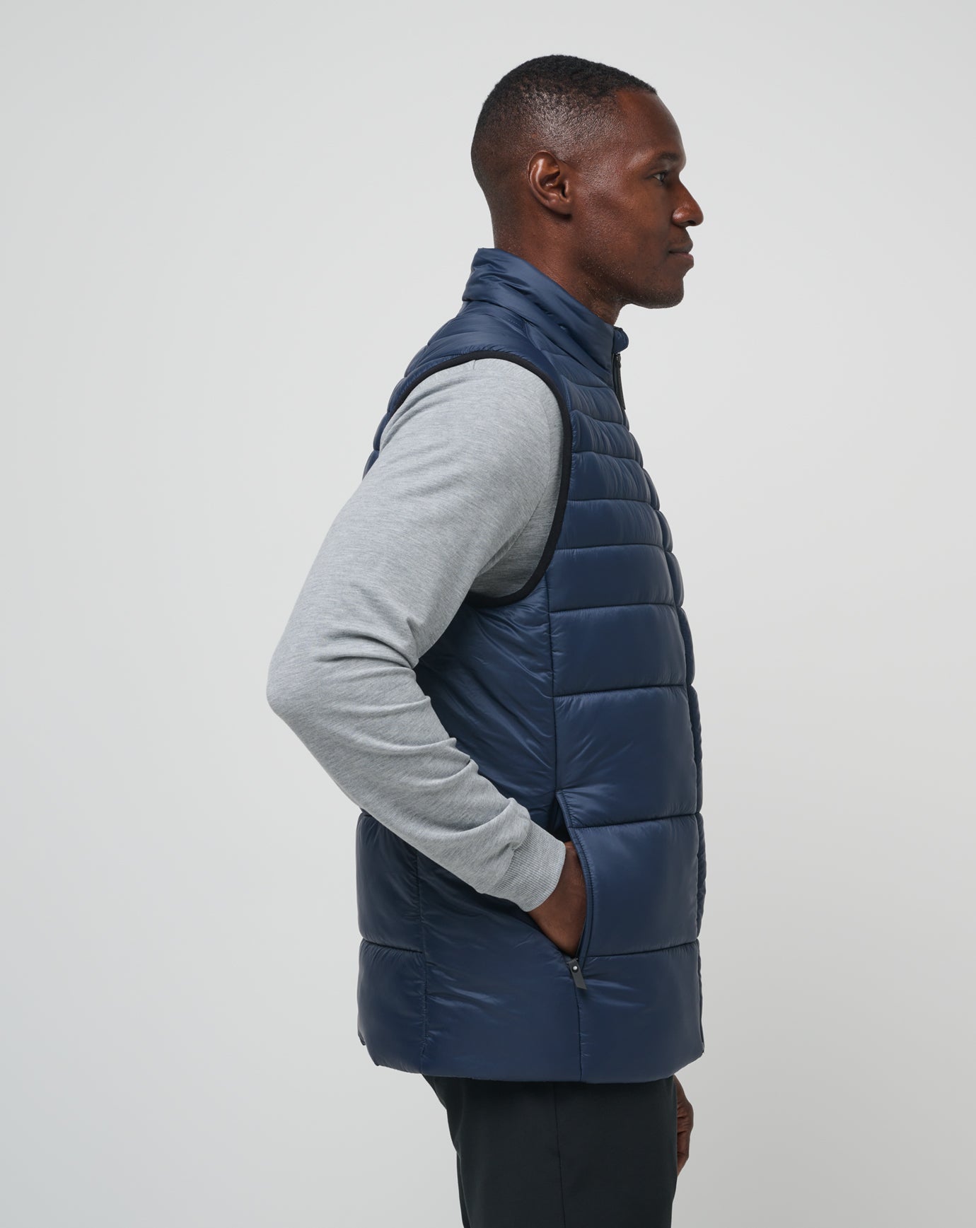 Men Aves Tech Puffer Vest