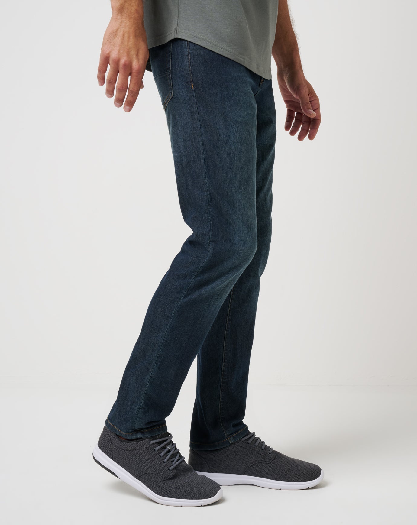 Men Legacy Featherweight Jeans