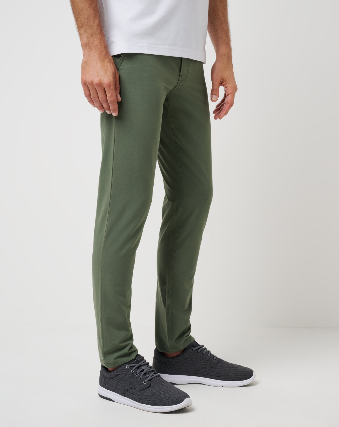 Men|Golf Open To Close Tech Chino Pant