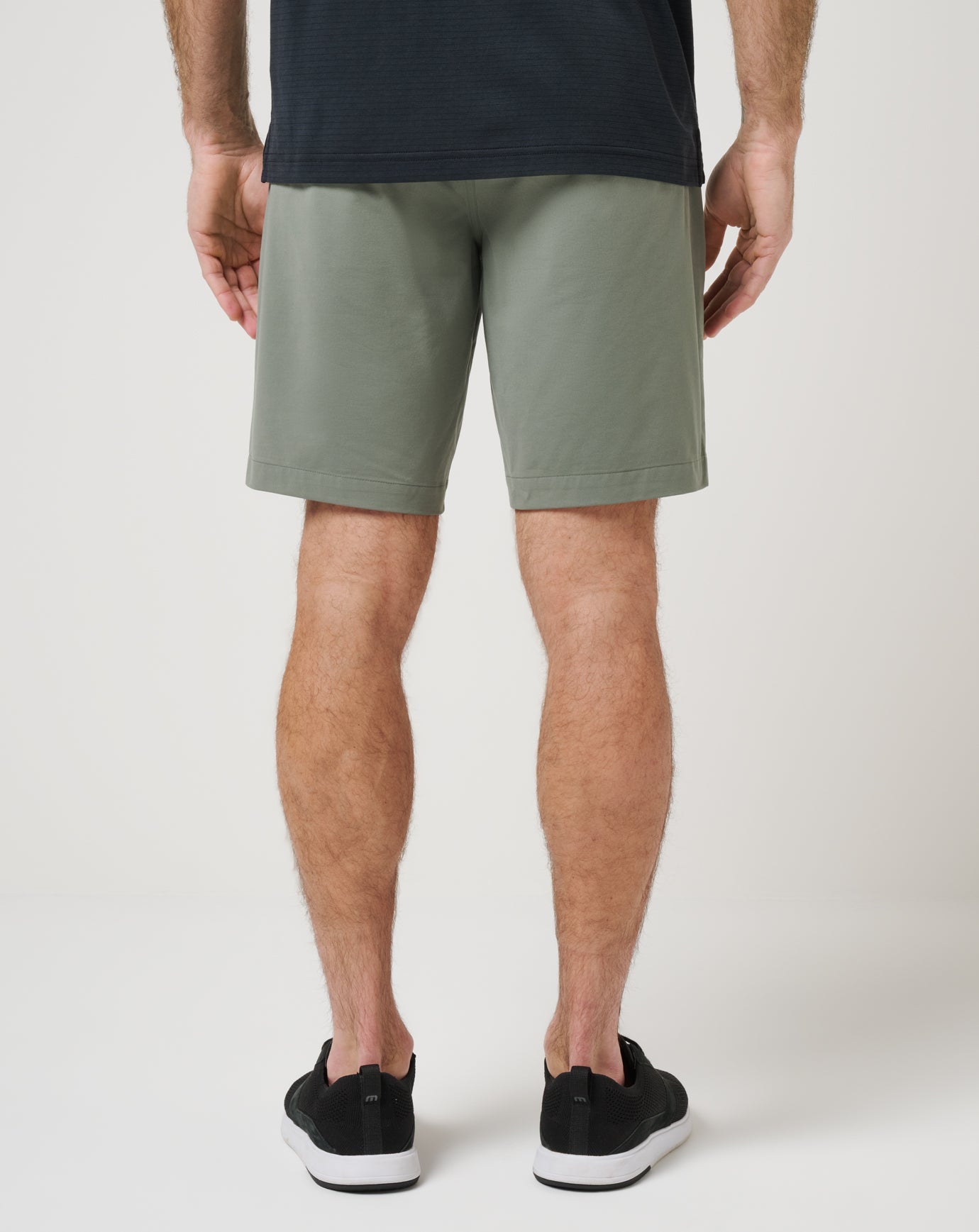 Men Tech Knit Short 9In