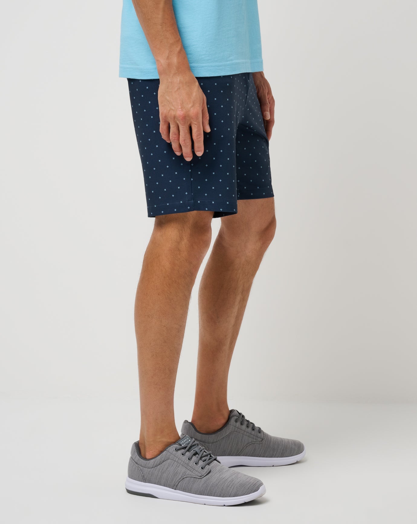 Men Standing Stones Short 9In