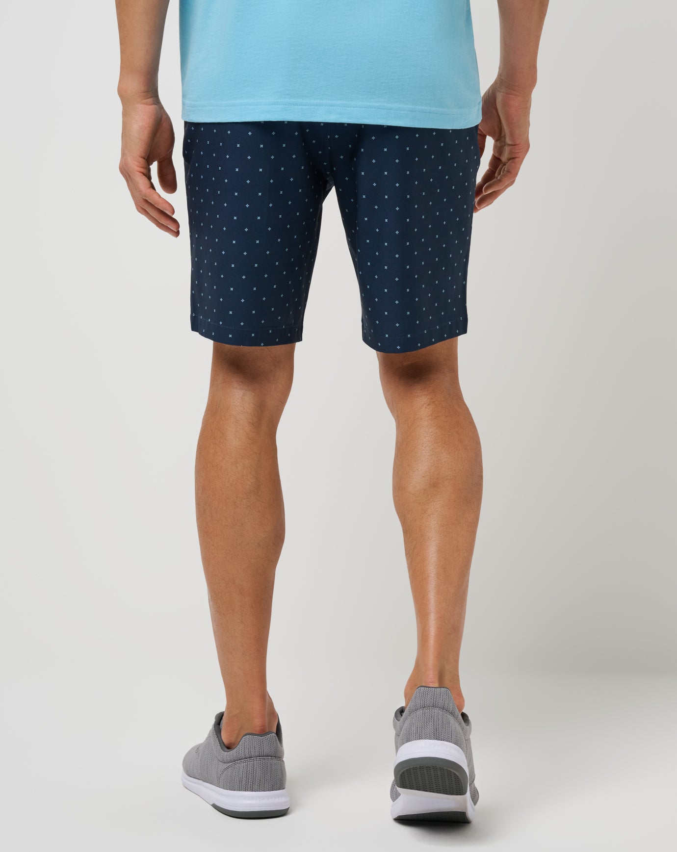 Men Standing Stones Short 9In