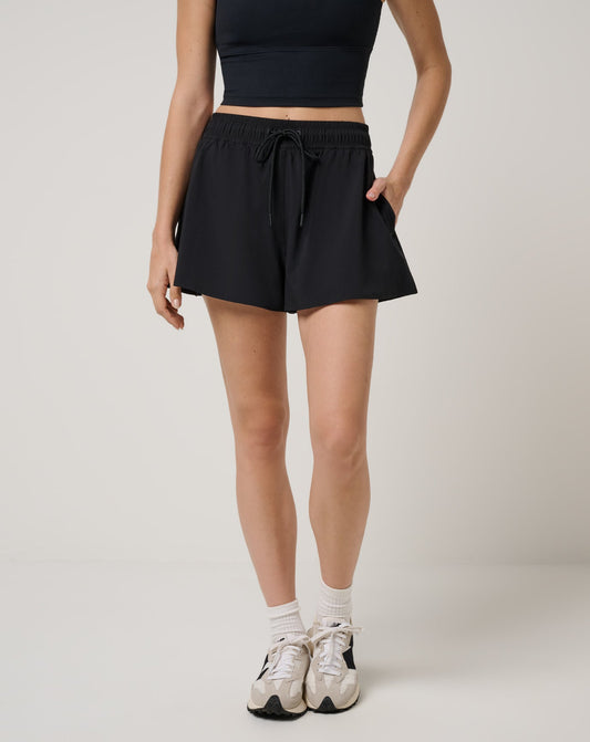 Women Breezeblend Challenger Short